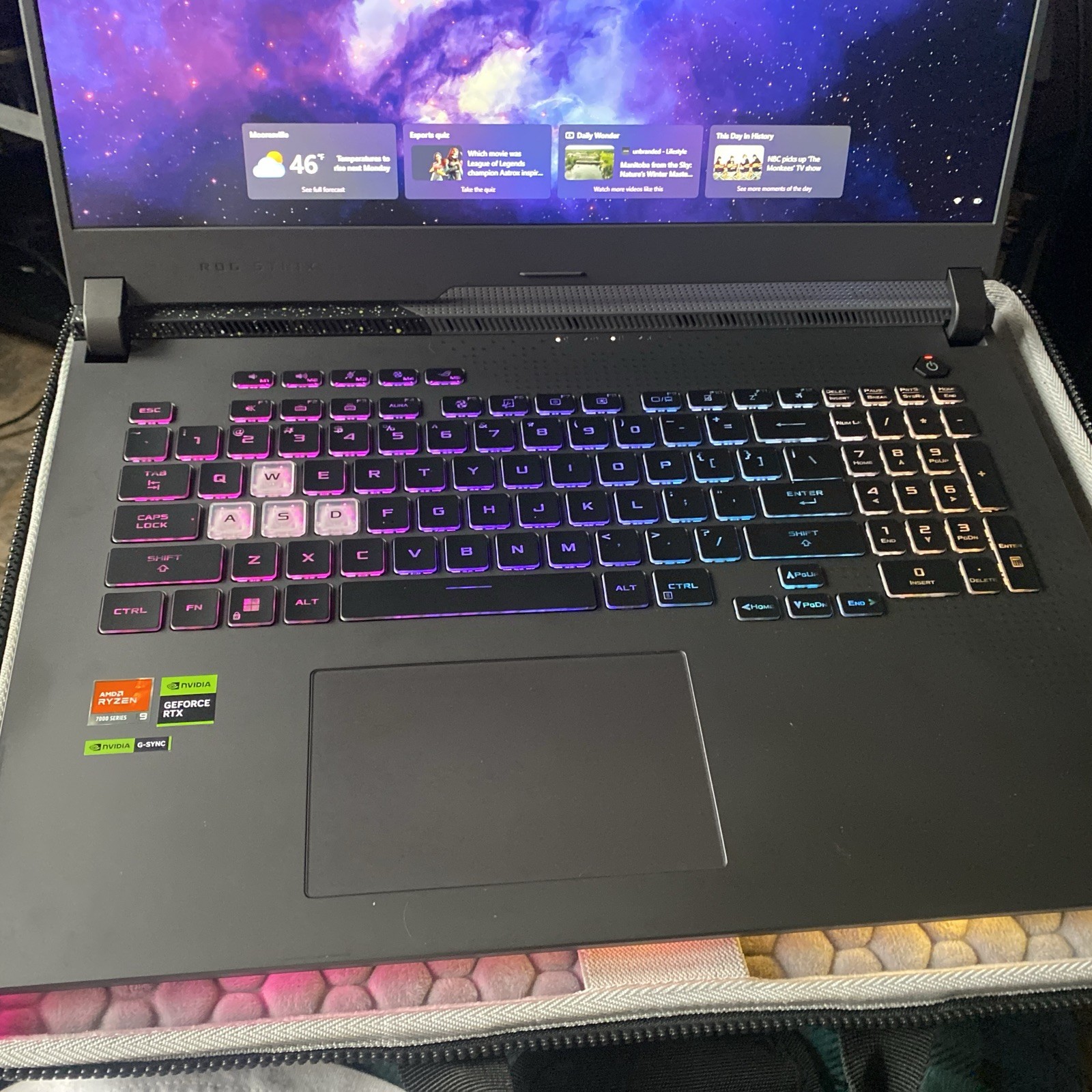 ASUS ROG Strix G17 Notebook/Laptop 17.3 in Black – G713RCRS73