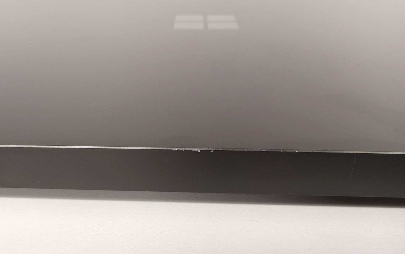 Microsoft Surface Laptop 7 15″ 2037 (1TB NVMe SSD, Snapdragon X Elite, 16GB RAM)