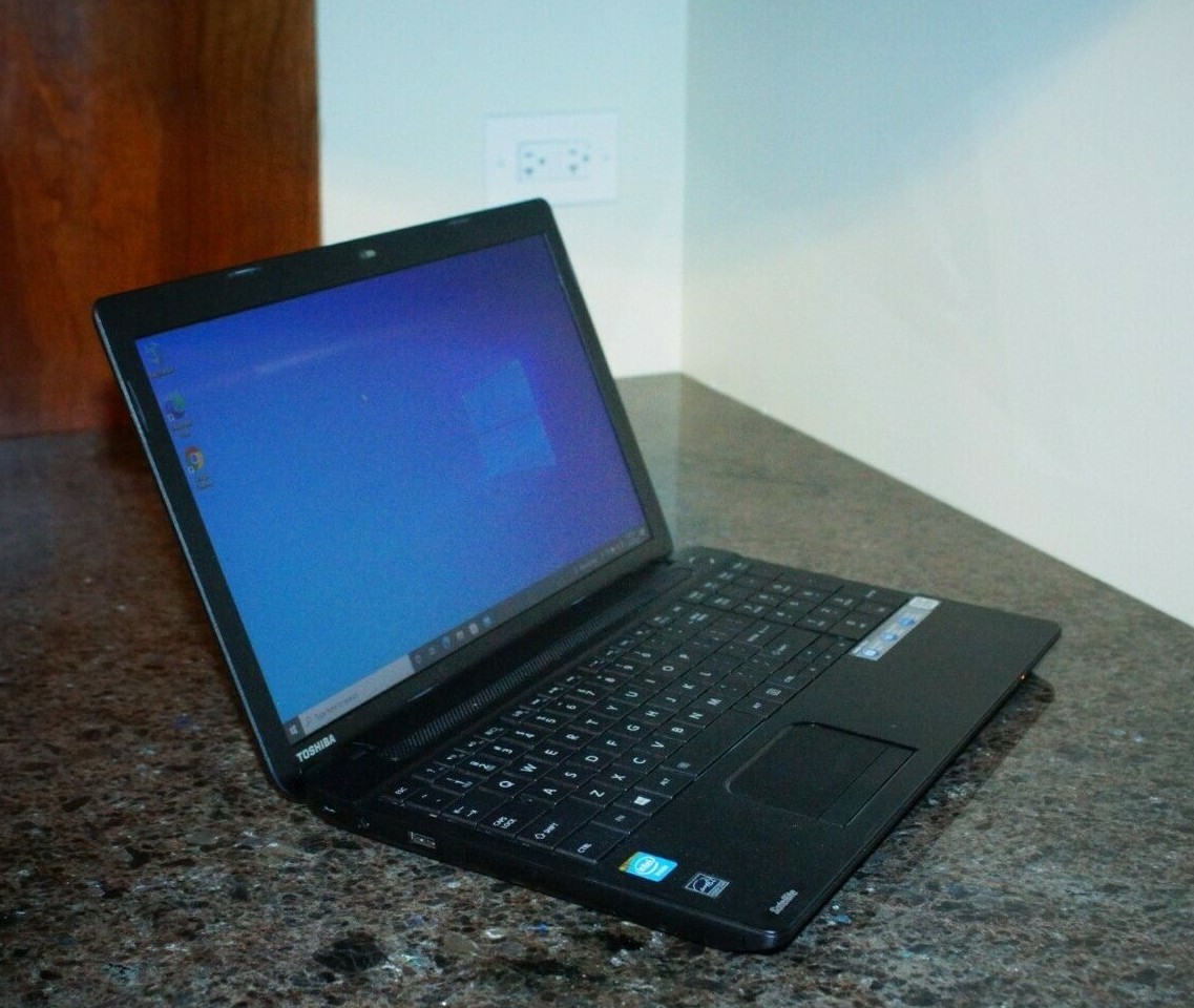 Toshiba C55 1.80GHz 4GB RAM 500GB HDD Updated to 20H2 Version Windows 10PRO