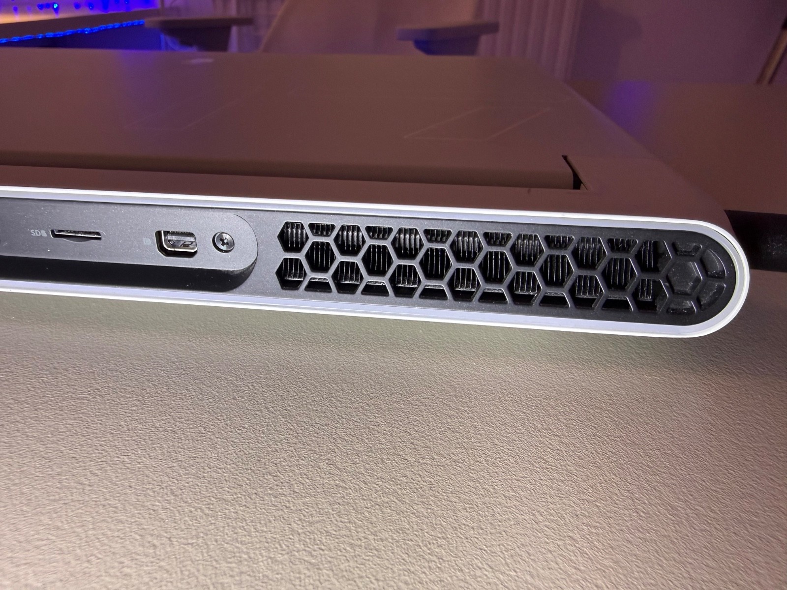 Alienware x17 R2 17.3 in (1TB SSD, Intel Core i9 12th Gen., 3.8GHz, 32GB RAM,…