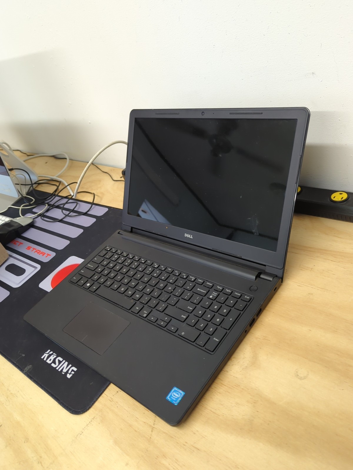 1038 – Dell Inspiron 15 P47F003 – FOR PARTS / AS-IS