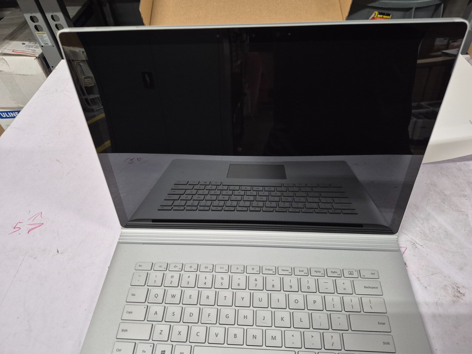 Microsoft Surface Book 3 15″ (256GB SSD, Intel i7-1065G7, 1.30GHz, 16GB RAM,…
