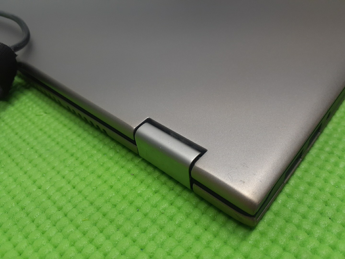 Lenovo Ideapad Yoga 13 Laptop Intel Core i7-3537U 8GB NO SSD NO OS