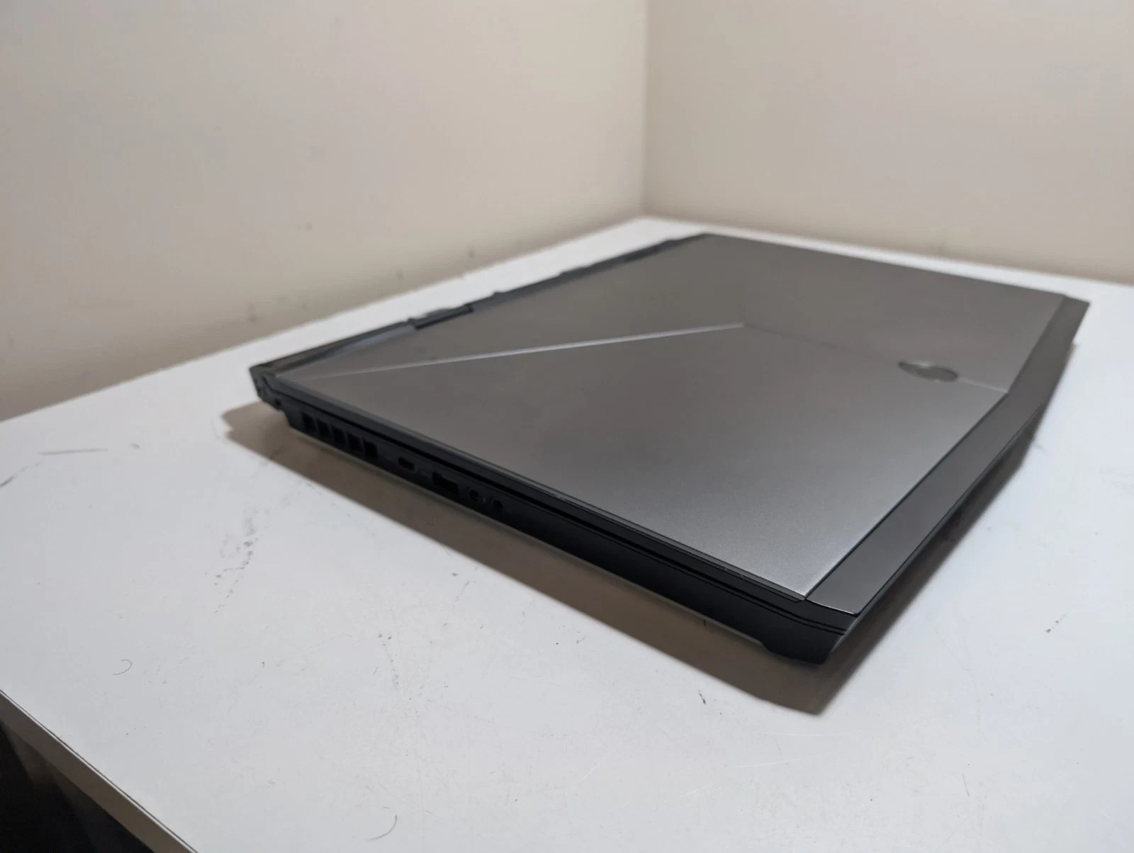 Alienware 17 R4 i7-6700HQ 2.6GHz 8GB RAM 128GB SSD Nvidia GeForce GTX 1070