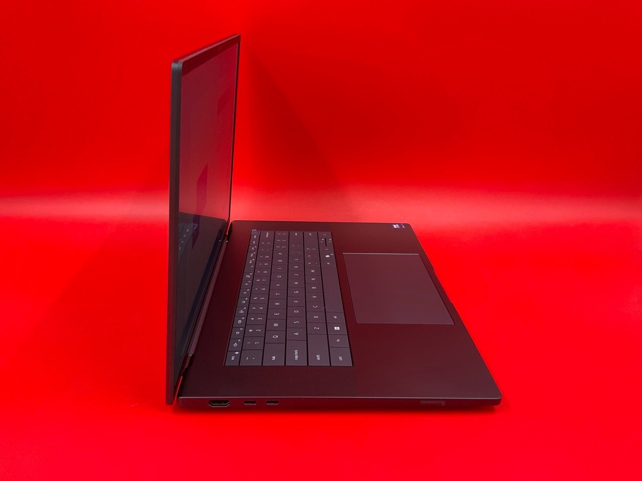 Dell Pro Max 16 Premium U7-255H 32GB 1TB RTX Pro 1000 16WU W11P 8X7PT MA16250
