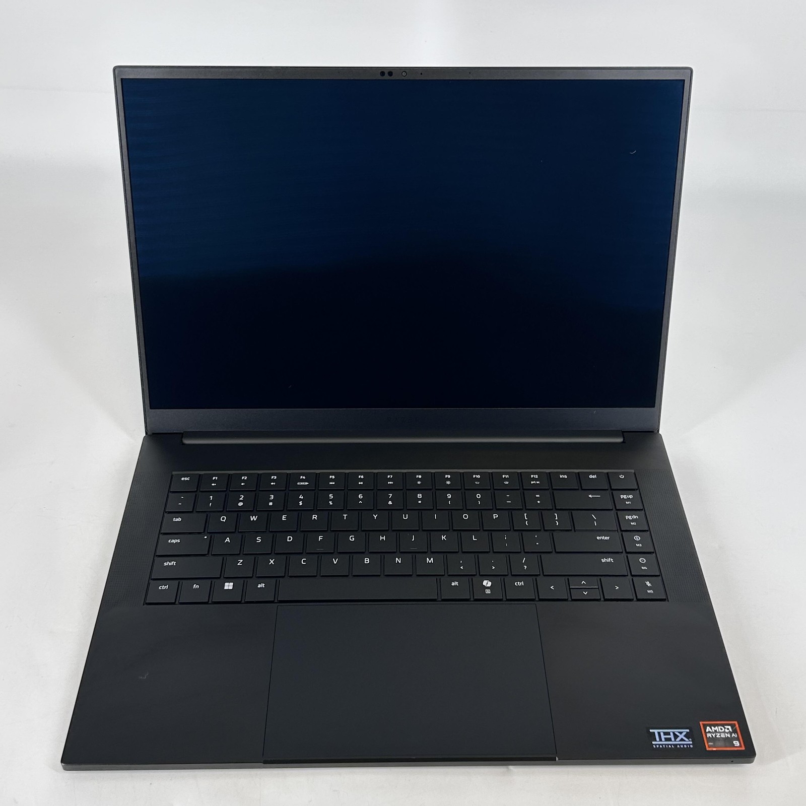 Razer Blade 16 240Hz QHD+ 2.0 GHz Ryzen AI 9 365 32GB 1TB SSD NVIDIA RTX 5070 Ti