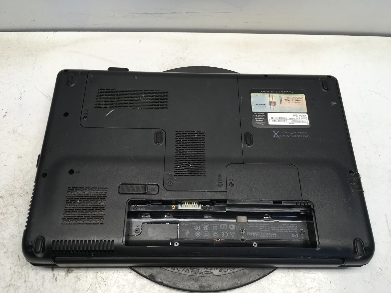 HP G61-429WM AMD Sempron M120 2100MHz 2 GB NO HDD/Battery