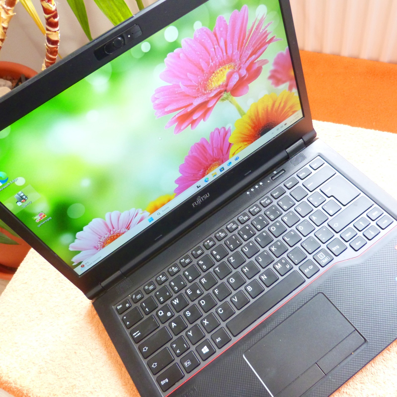 Fujitsu E549 14″ FULLHD l 16GB RAM NEW l SSD Windows 11 l HDMI USBC 8Gen i5