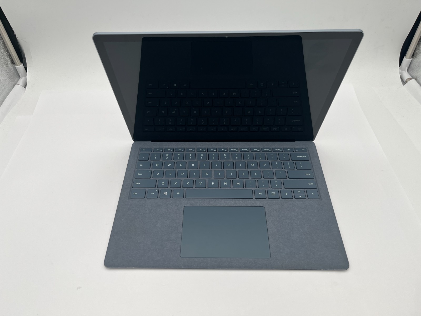 Microsoft Surface Laptop 4 1950 13.5″ Touch i7-1135G7@2.40GHZ 8GB RAM 512GB NVME
