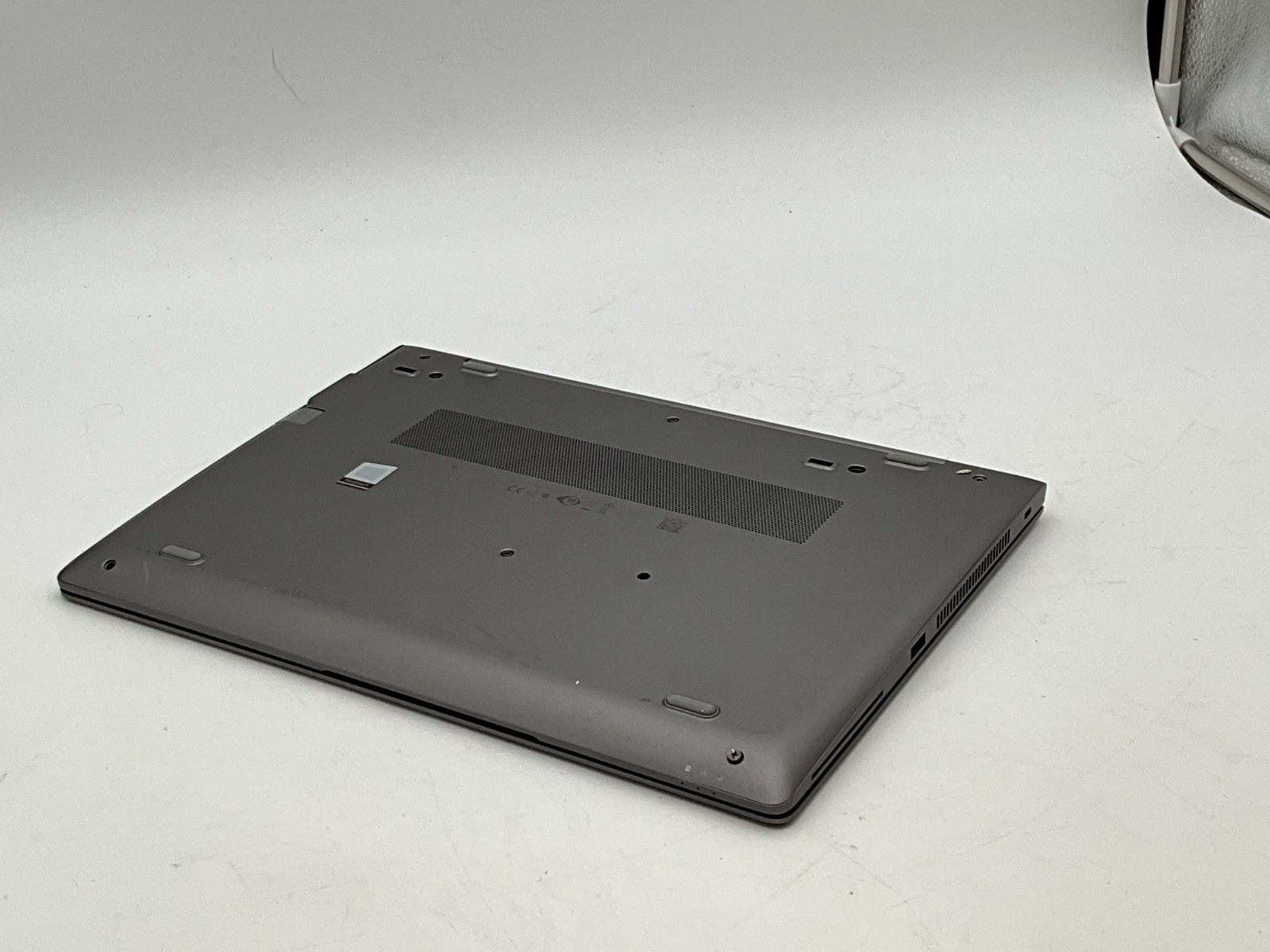 HP ZBook 14u G5 4VY18US i7-8650U 1.90G 16GB no os NVMe LAPTOP 5CG8526Z7M