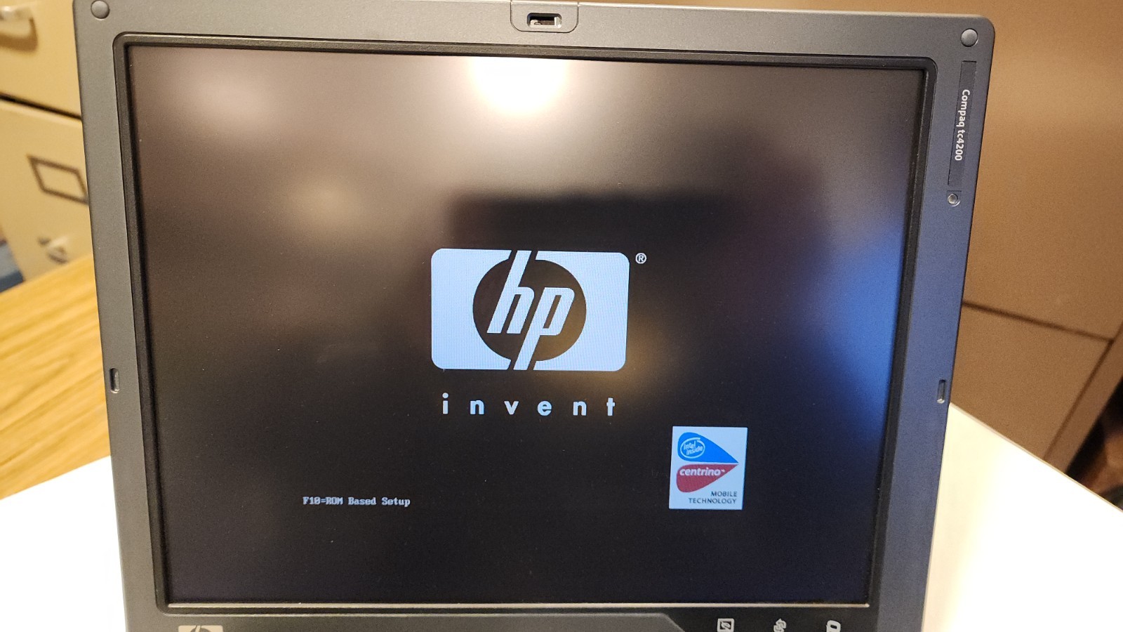 HP Compaq TC4200 Intel Pentium M 1.86Ghz 12.1″ TouchScreen Laptop and DVD drive