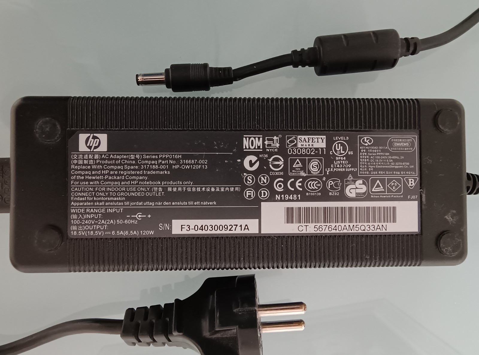 Notebook Fujitsu Siemens Amilo Xi 1554 with charging cable and ANTIX Linux