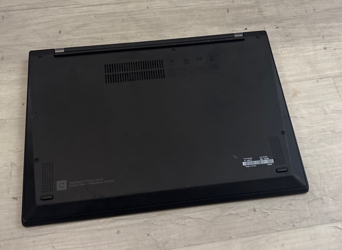 Lenovo ThinkPad X1 Carbon 9th Gen Intel Core i7-1165G7 16GB 256GB SSD MS office