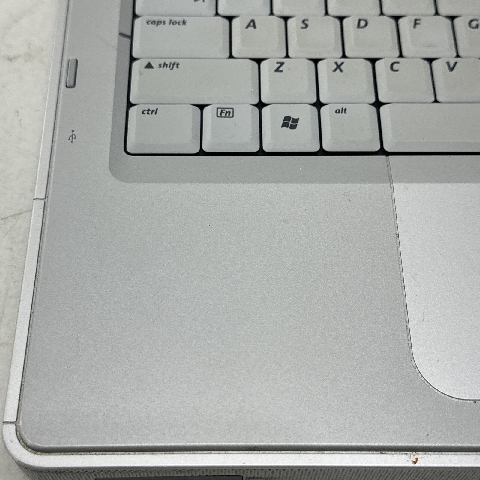 Hewlett-Packard ￼HP Compaq Presario C500 Comes With Ac Adaptor
