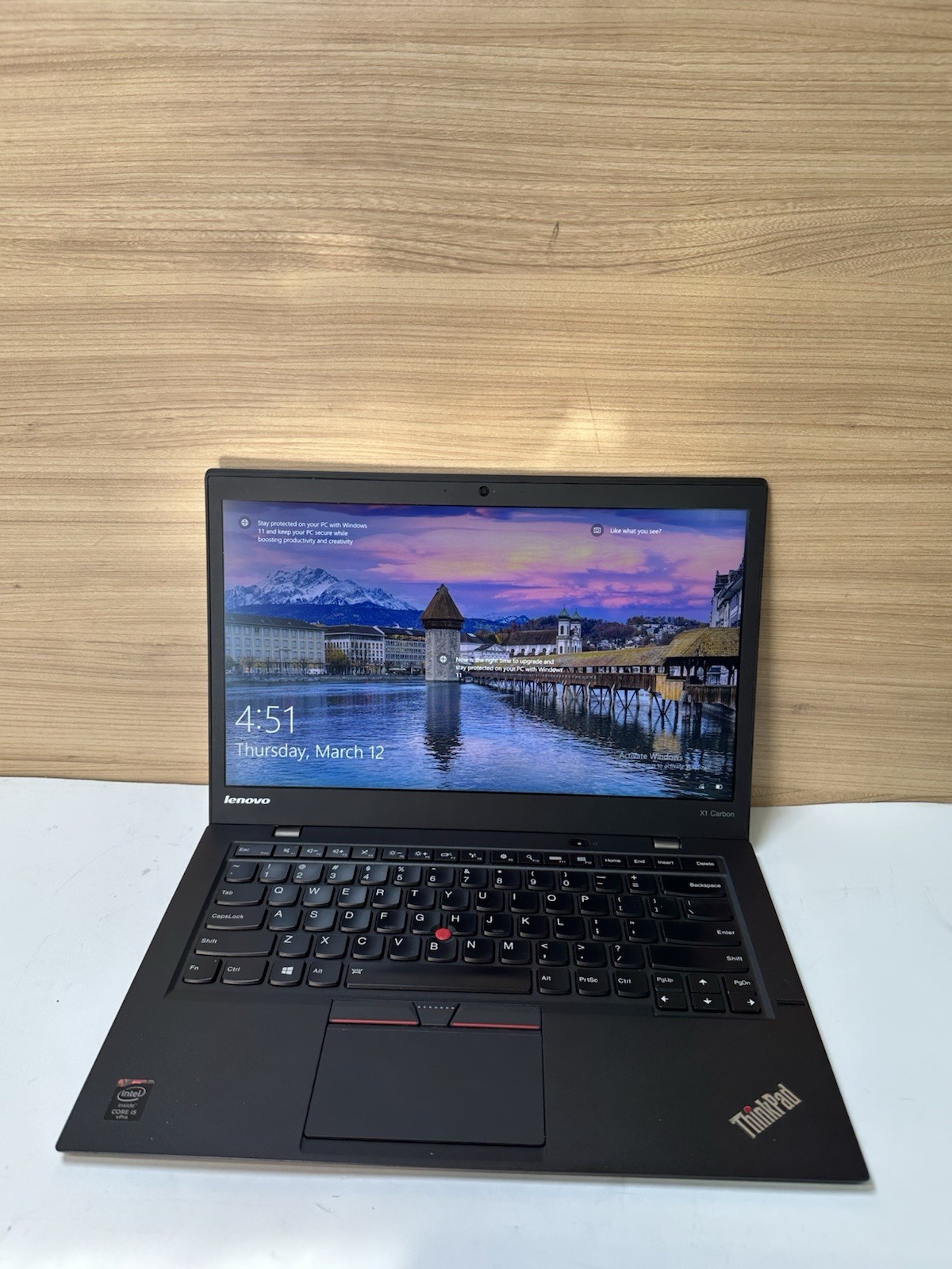 Lenovo ThinkPad X1 Carbon Gen 3 Intel i5-5300U 2.3GHz 4GB Ram 256GB SSD (no OS)