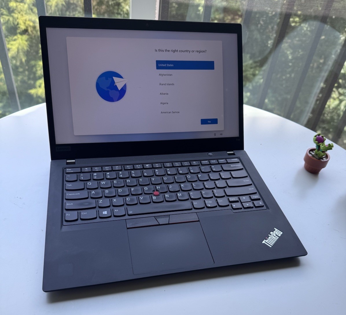 Lenovo ThinkPad T14 Gen 1 i5-10310U 16GB RAM 256GB SSD FHD Win 11 w/ Charger