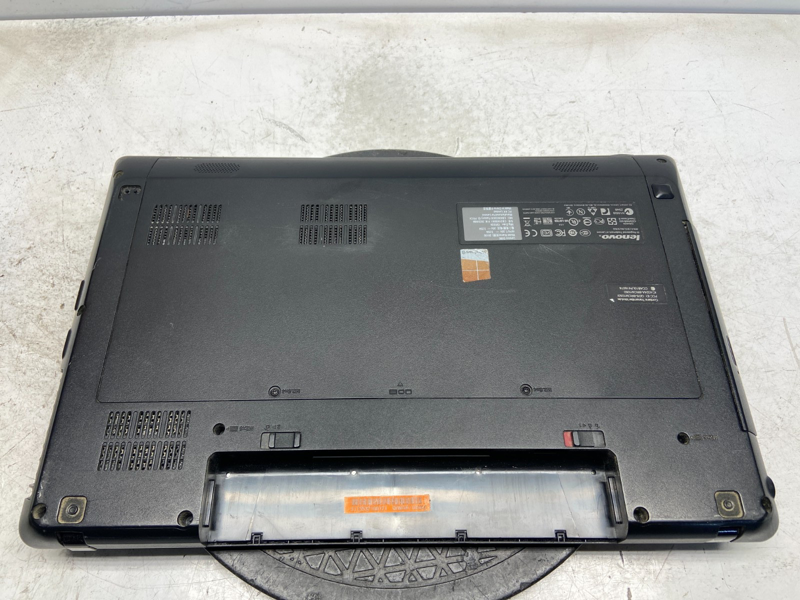 Lenovo G580 Intel i5-3230M 2.6GHz 2 GB NO HDD READ
