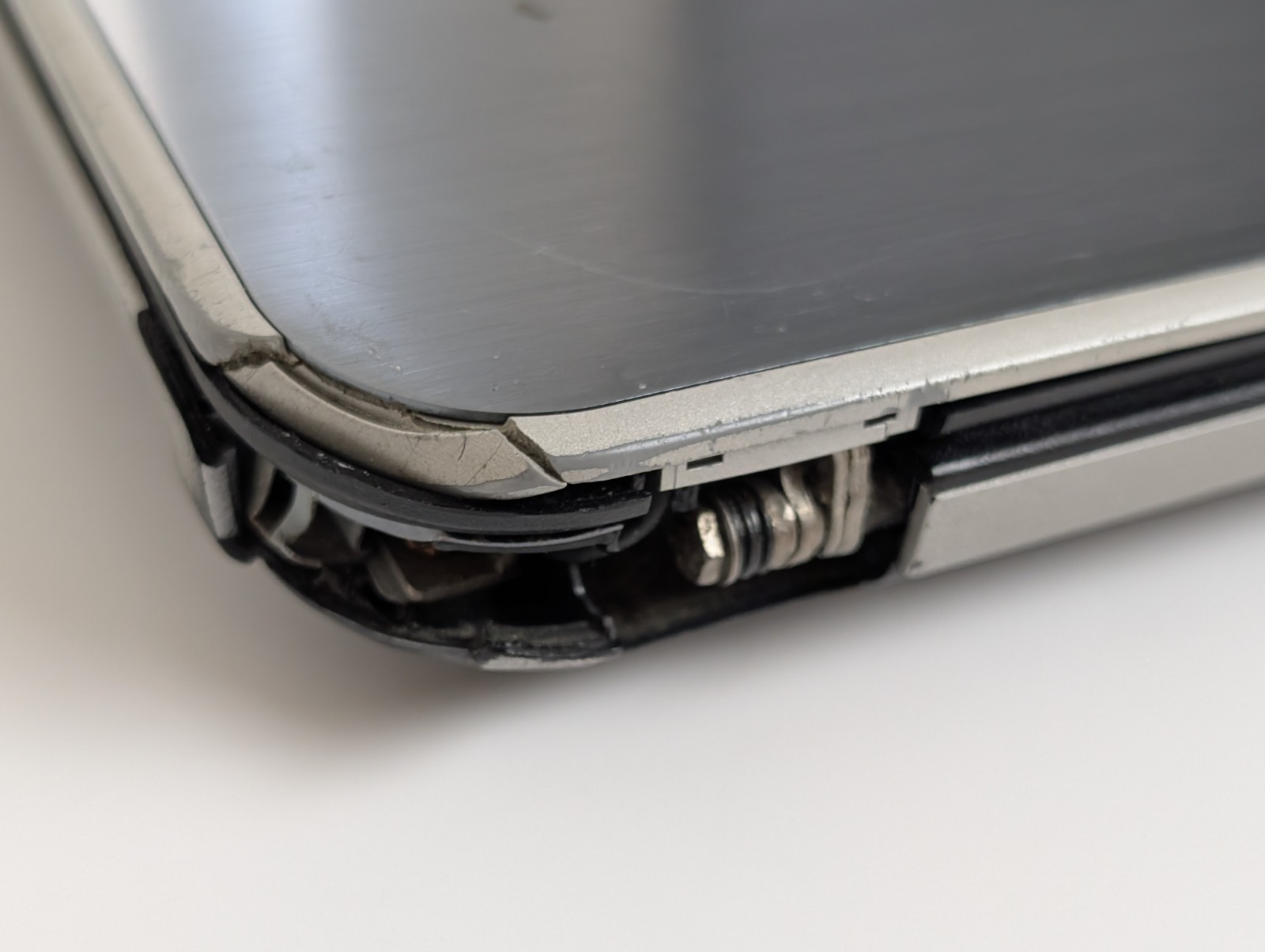 Dell Inspiron 15R (Model 5537) laptop. This unit is not working and is being…
