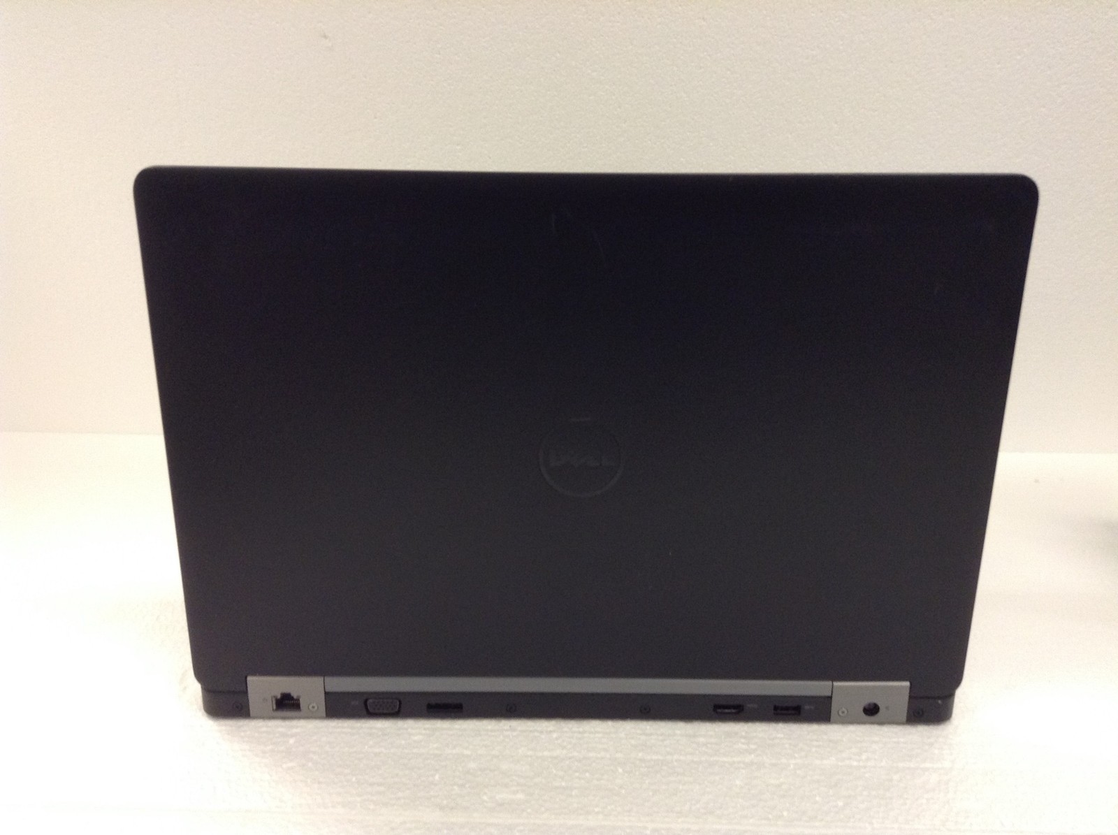 Dell Latitude E5570 Laptop i5-6300U 2.40Ghz 15.6″ No RAM/HDD NO POWER AS-IS
