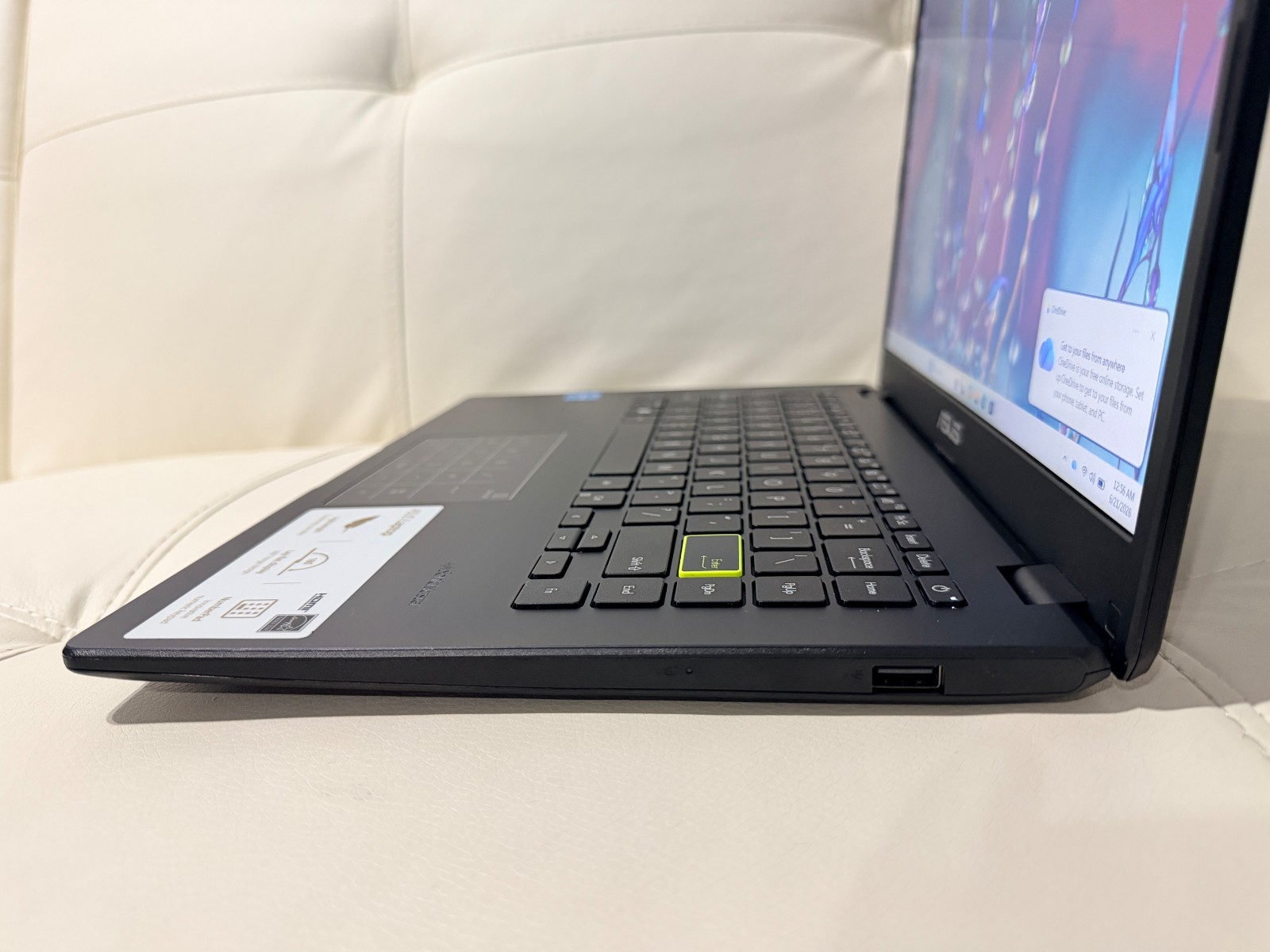 ASUS Vivobook Laptop 14″ FHD Intel N4500 4GB DDR4 128G EMMC + Wireless Mouse