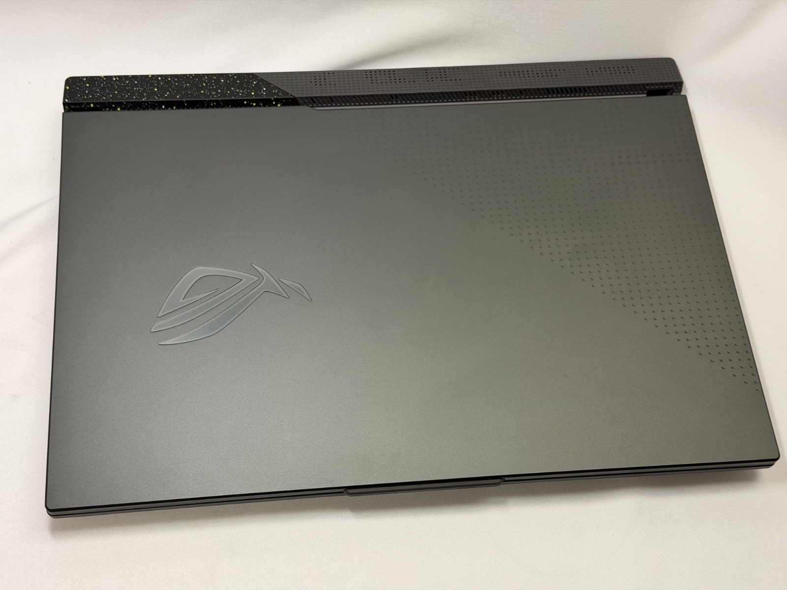 ASUS ROG Strix G713PU 17.3″ FHD 144Hz Ryzen 9 7945HX 16GB 1TB SSD RTX4050 Win 11