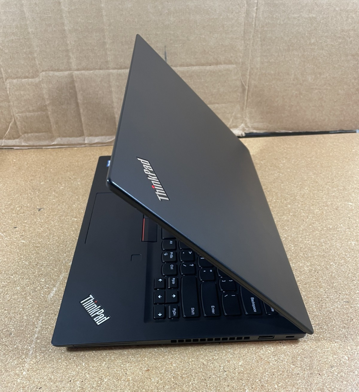 Lenovo Thinkpad T490s i5-8365U @1.6GHz | UHD Graphics 620 | 256GB | 8GB | B
