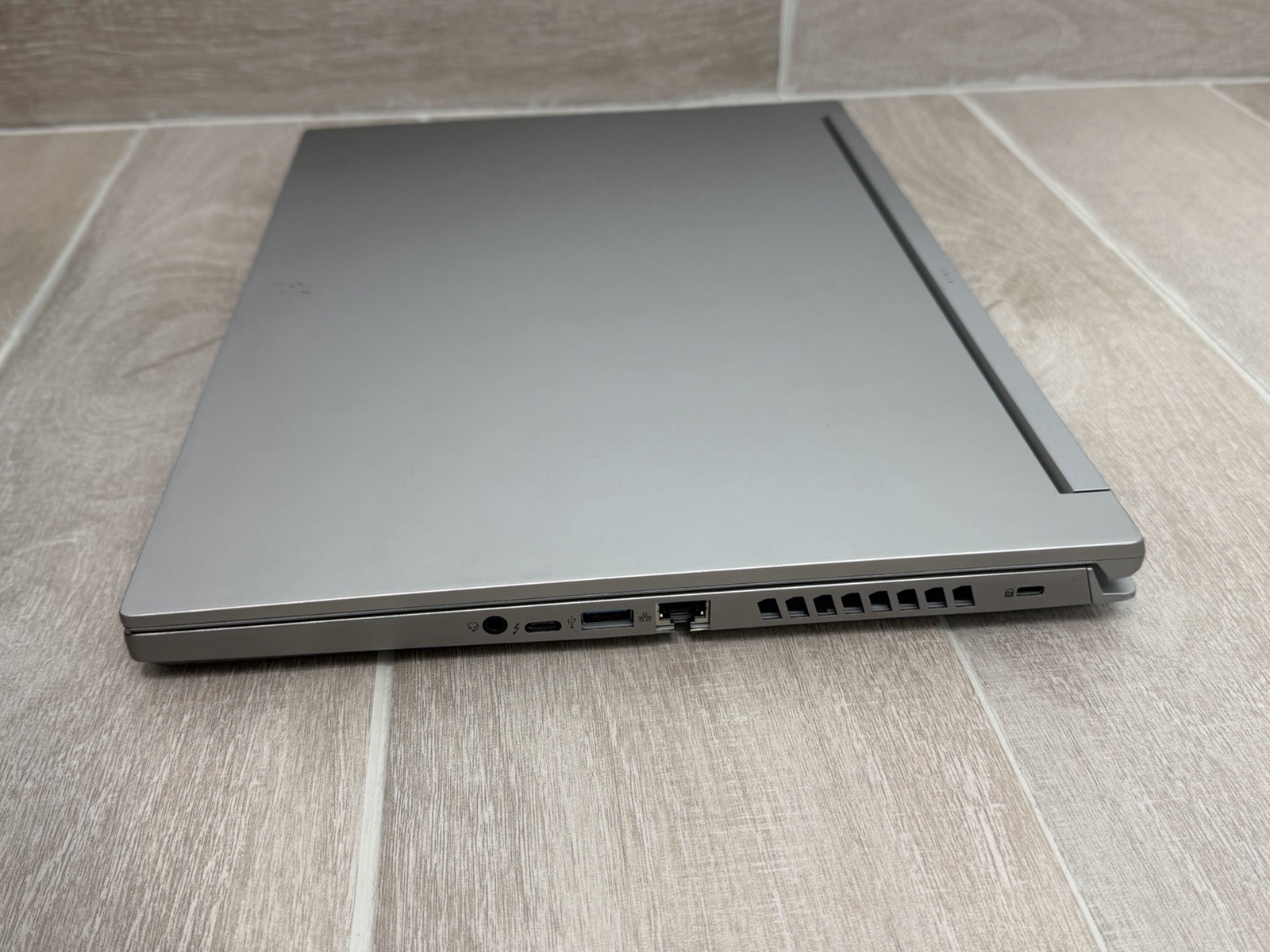Acer Predator Triton 300 SE 16″ Core i7-12700H GeForce RTX 3060 8GB 1TB NVMe