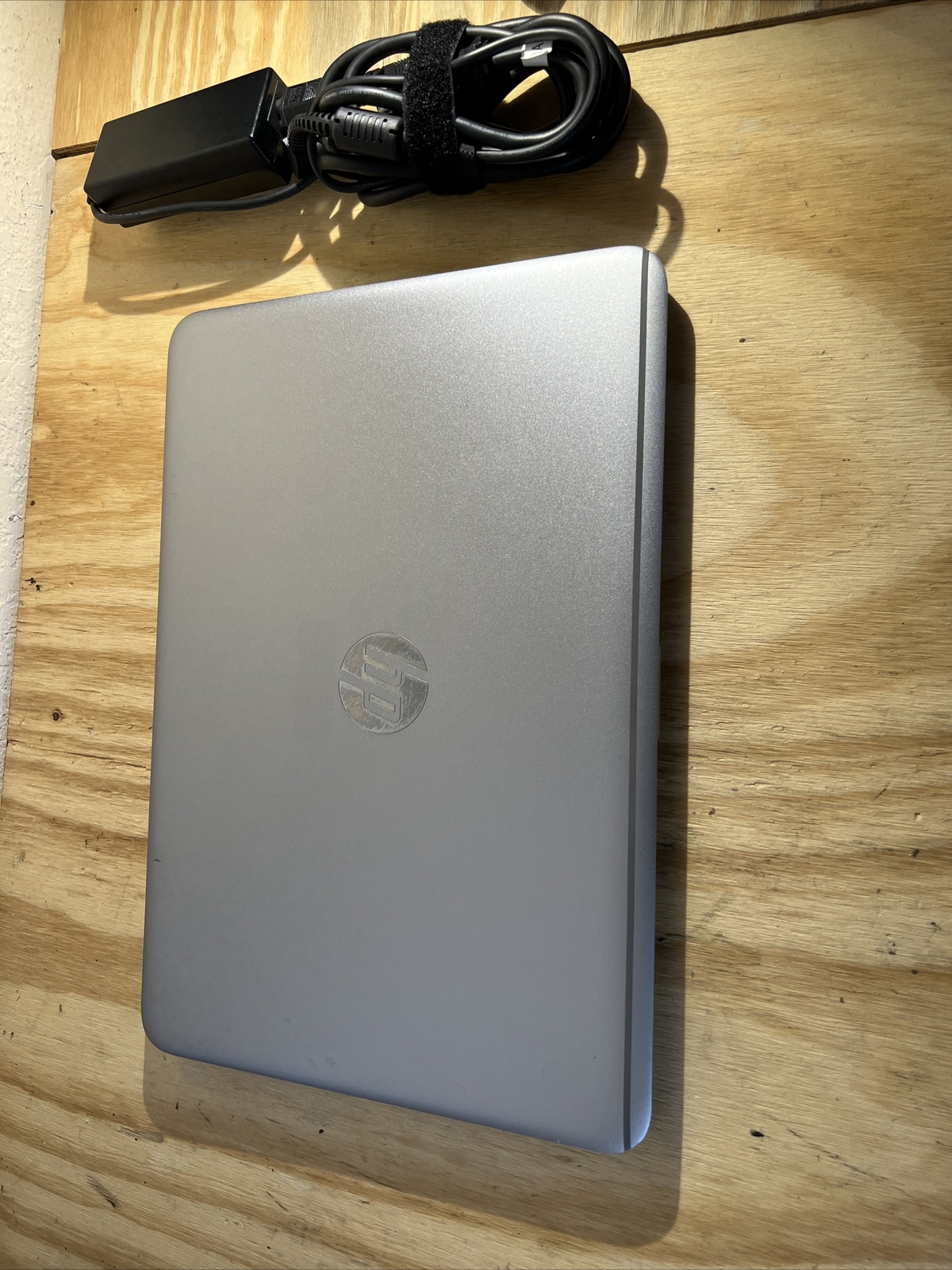 HP EliteBook Folio 1040 G3 14″ 2.6GHz Core i7 16GB RAM 512GB SSD Windows 10 Pro