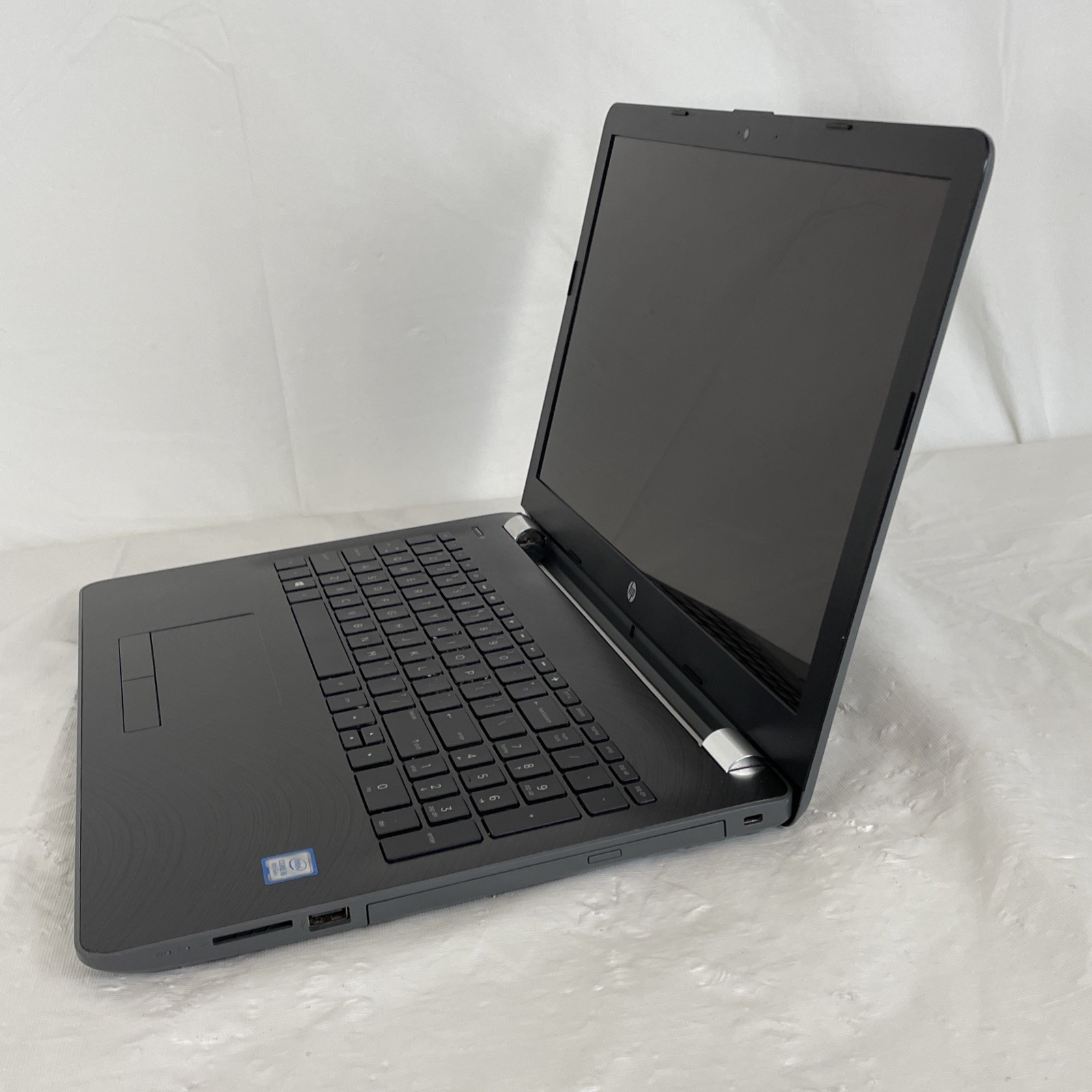 HP PAVILION 15-bs1xx | 15-8250U 1.60 GHz | 8GB RAM | NO HDD | SEE DESCRIPTION!