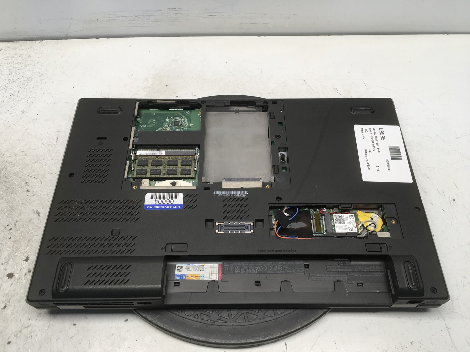Lenovo ThinkPad T540P Intel i5-4300M 2.6GHz 2 GB NO HDD No Batt