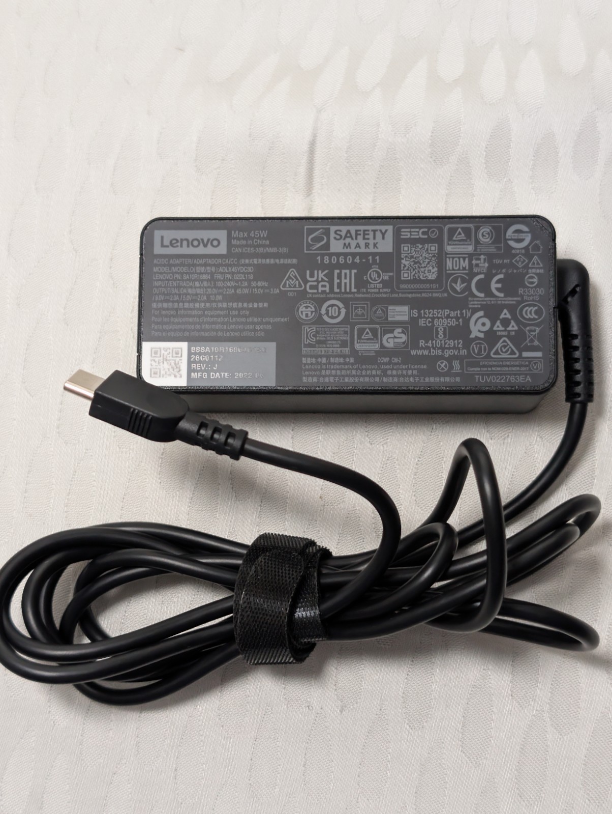 Lenovo IdeaPad 3 14M836 14″ Chromebook Type 82KN 45W USB-C Charger + Case