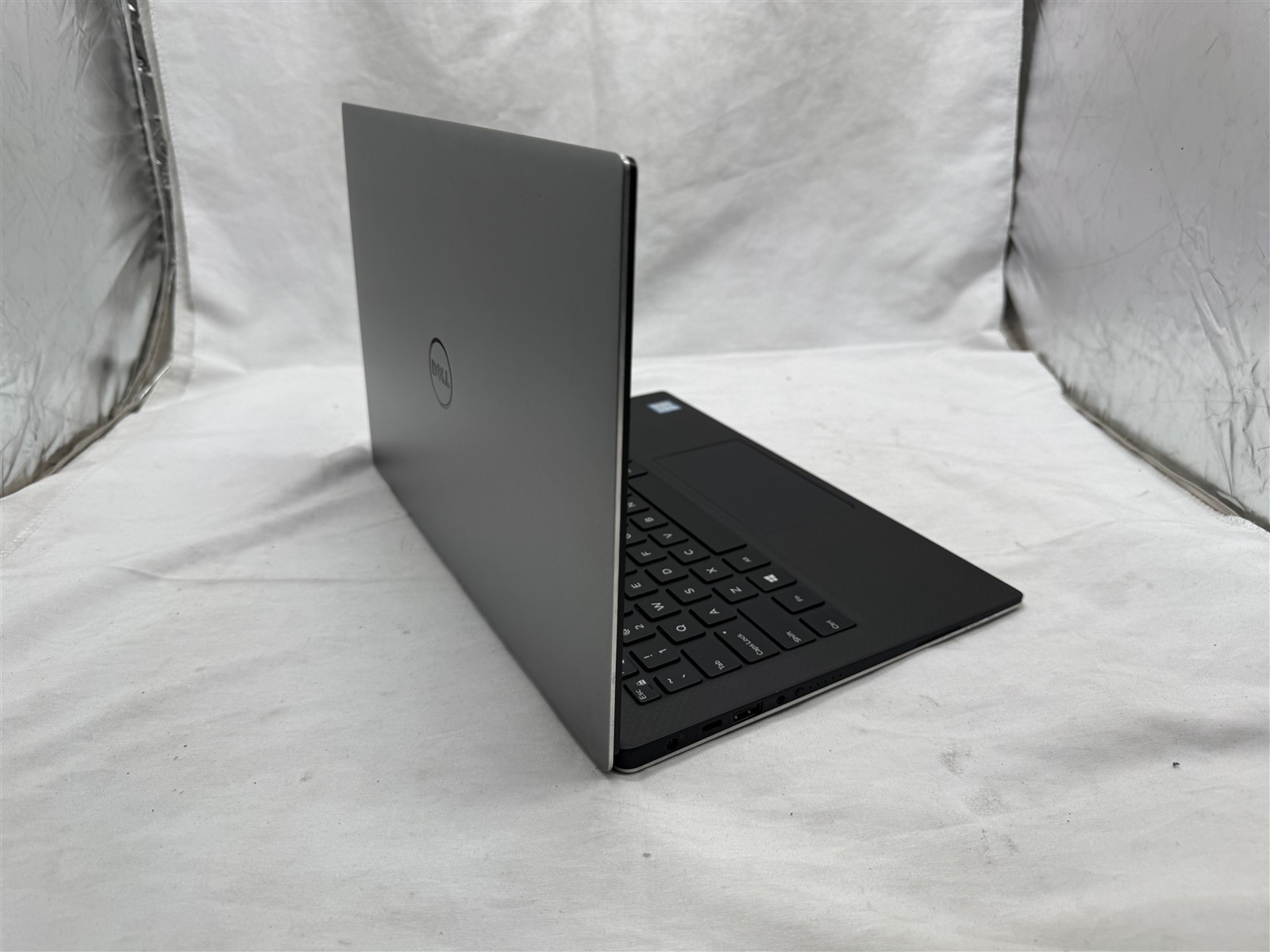 Dell XPS 13 9360 13.3 Laptop Intel i7-8550U 16GB RAM 256GB NVMe WINDOWS 11 Touch