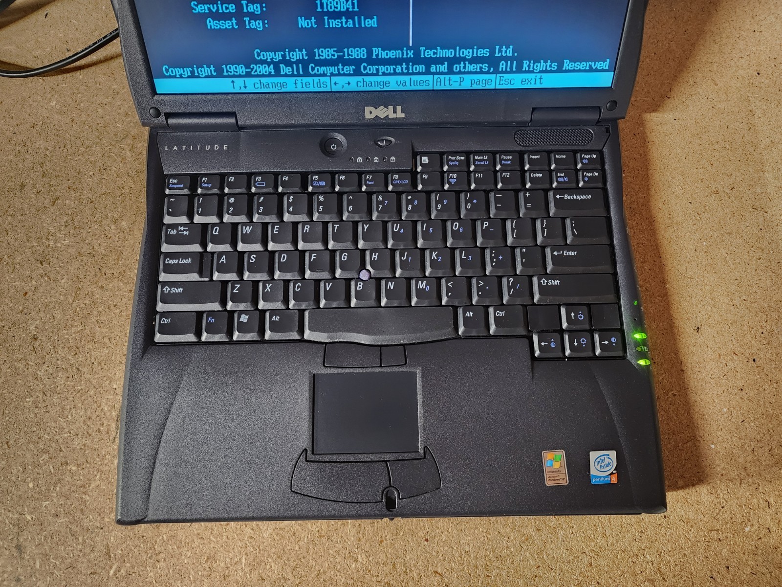 Dell Latitude C640 Pentium 4 Mobile 2.2GHz 512MB RAM No HDD/OS/Caddy Radeon GPU