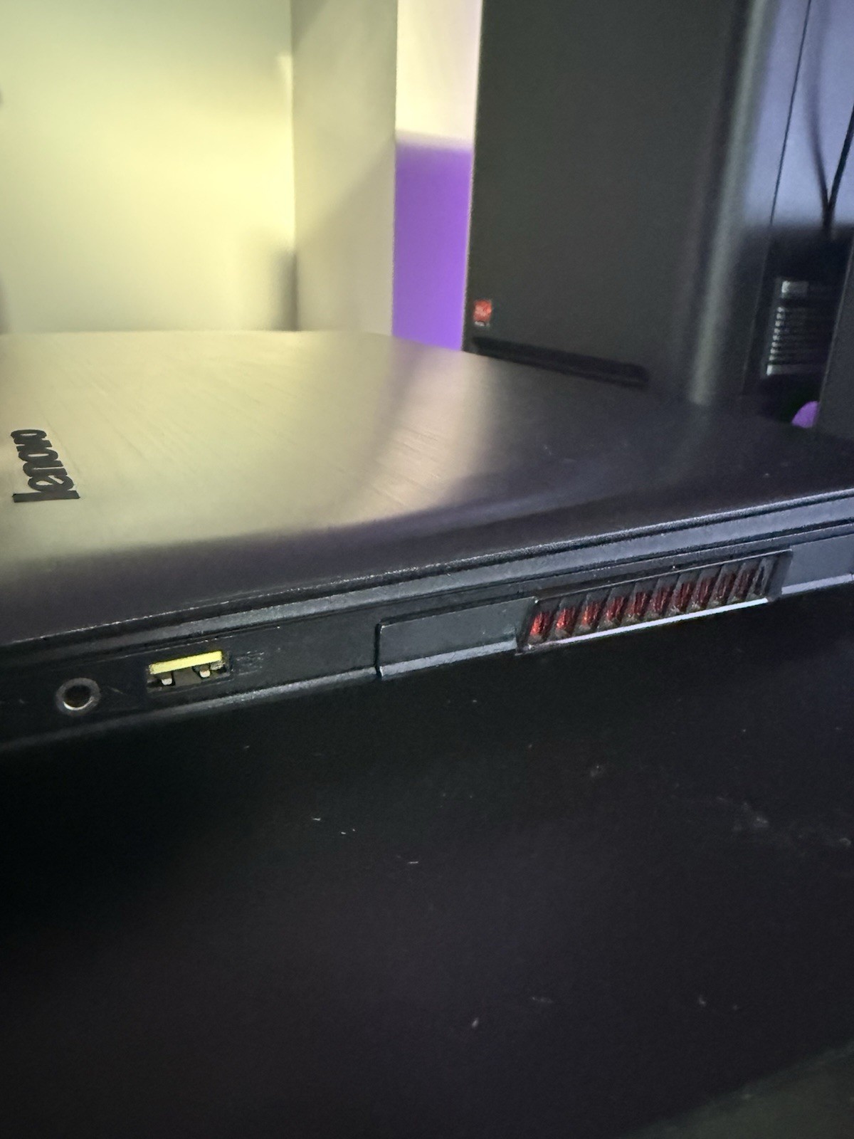 Lenovo Ideapad Y500 gaming laptop dual GPU GeForce GT 750m sli, i7 CPU, 1TB HDD