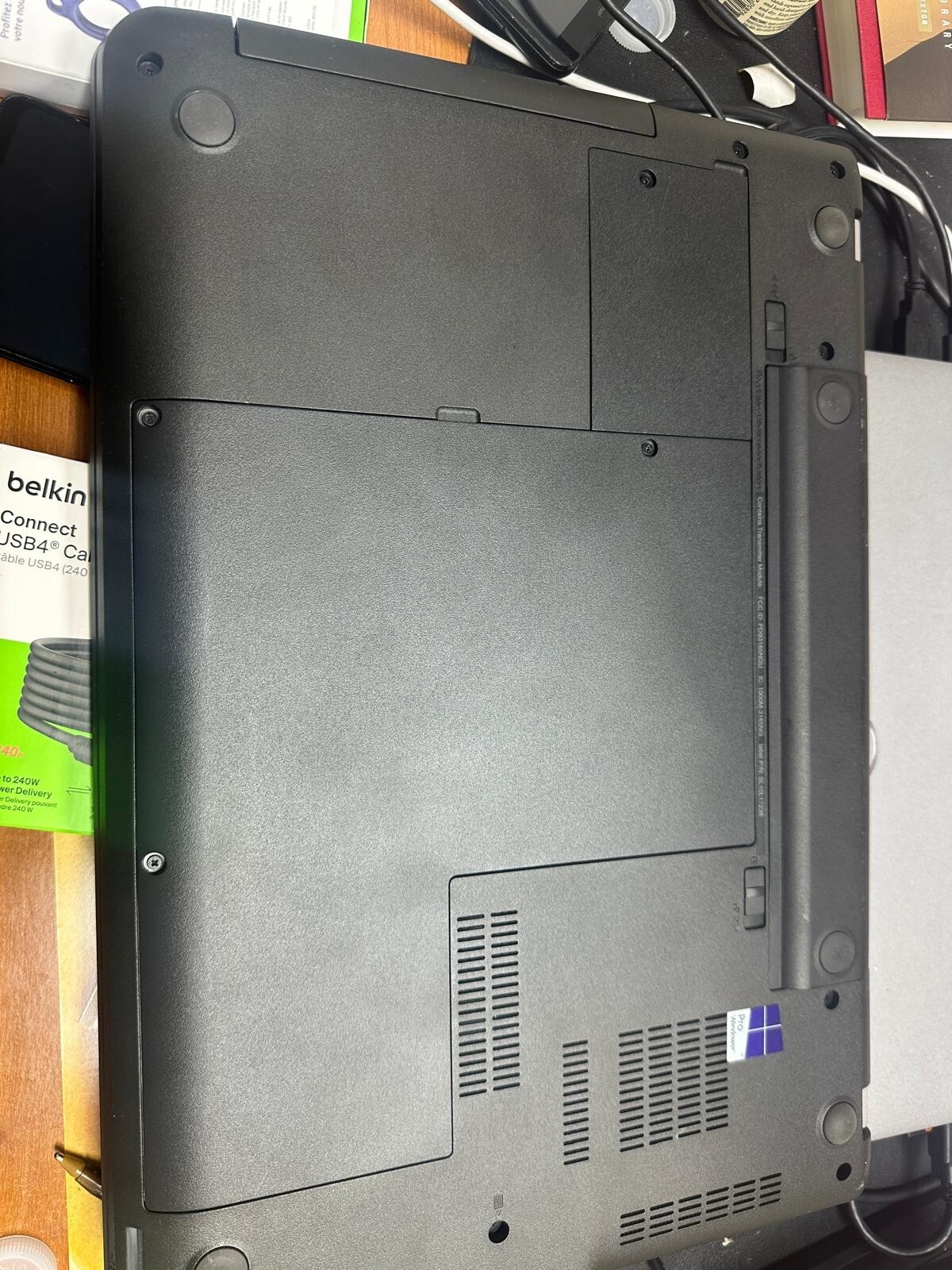 LENOVO THINKPAD E560 15.5″ Intel Core i5-6200U 2.30GHz 8GB RAM 500GB NO POWER