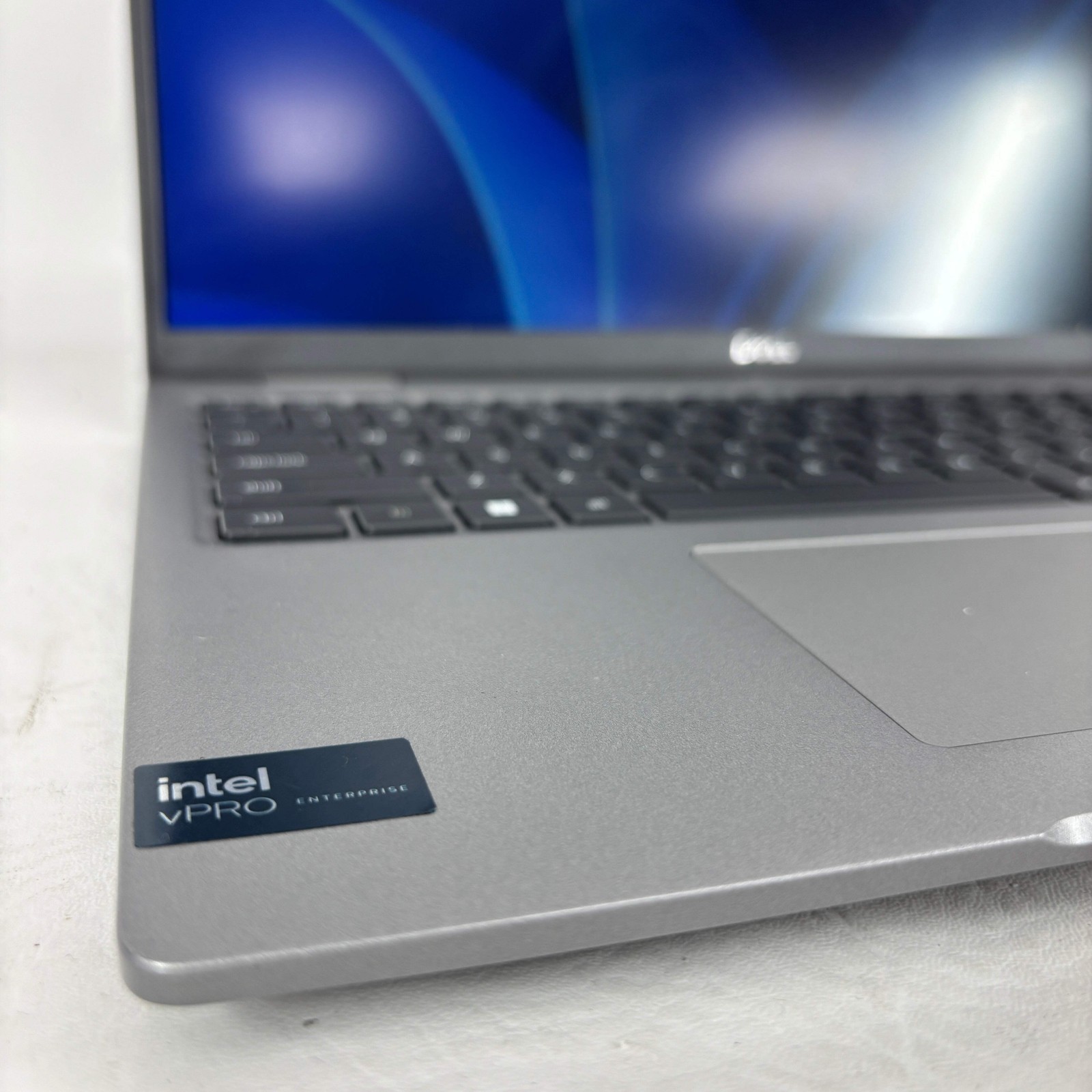 Dell Latitude 5550 15.6″ Core Ultra 5 135U 1.6GHz 32GB RAM 256GB SSD