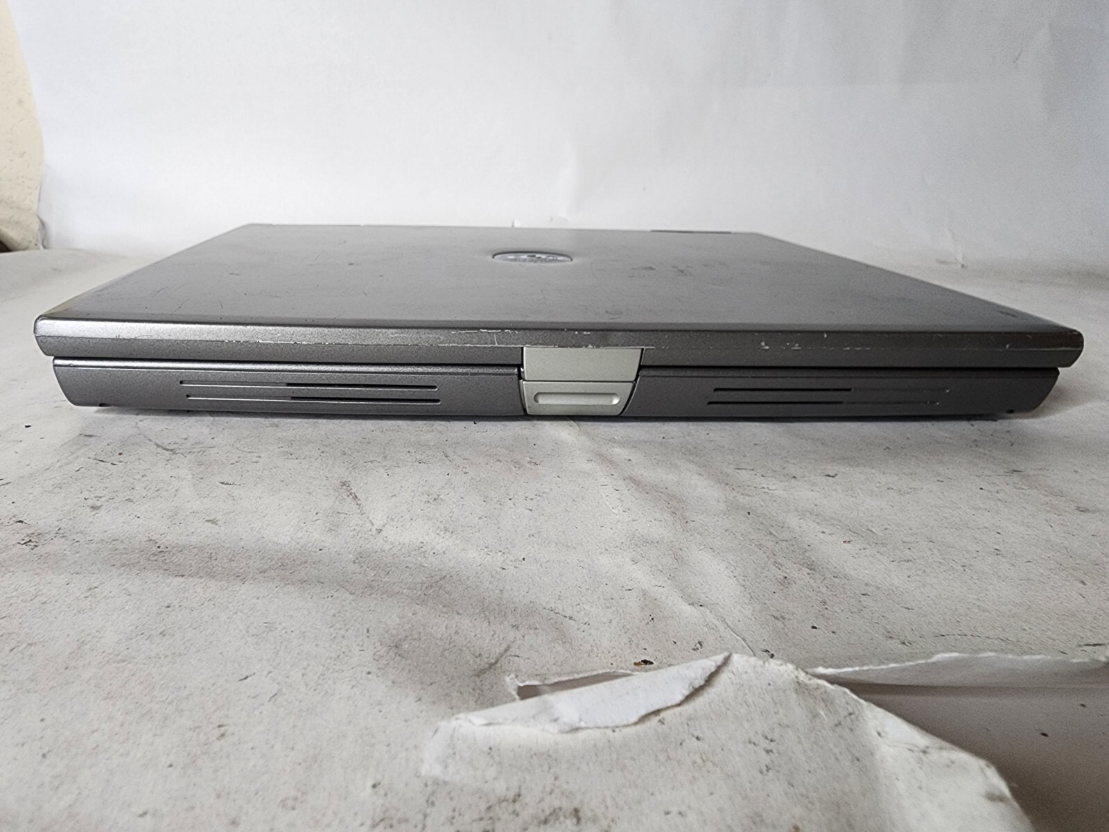 Dell Latitude D600 Pentium M 1.40GHz, No Hdd No Ram