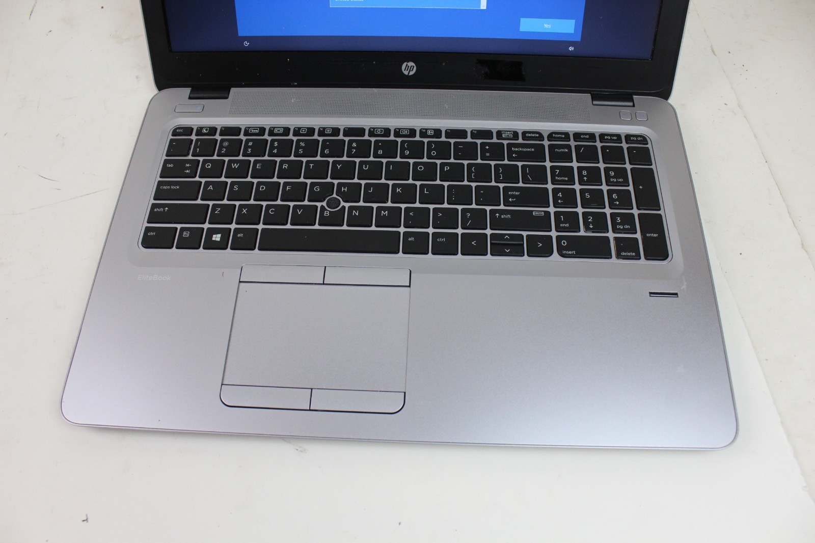 HP EliteBook 850 G3 Core i5-6200U 8GB RAM 256GB SSD w/ OS MISSING CASE SCREWS