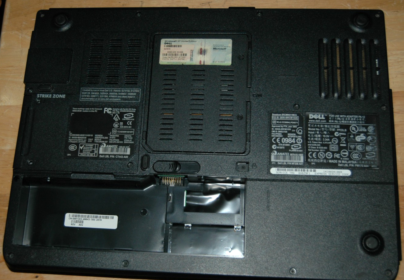 2 laptops Dell Vostro 1000 15″ [AS IS] AMD Turion 64 X2 and CTX EzBook 700E