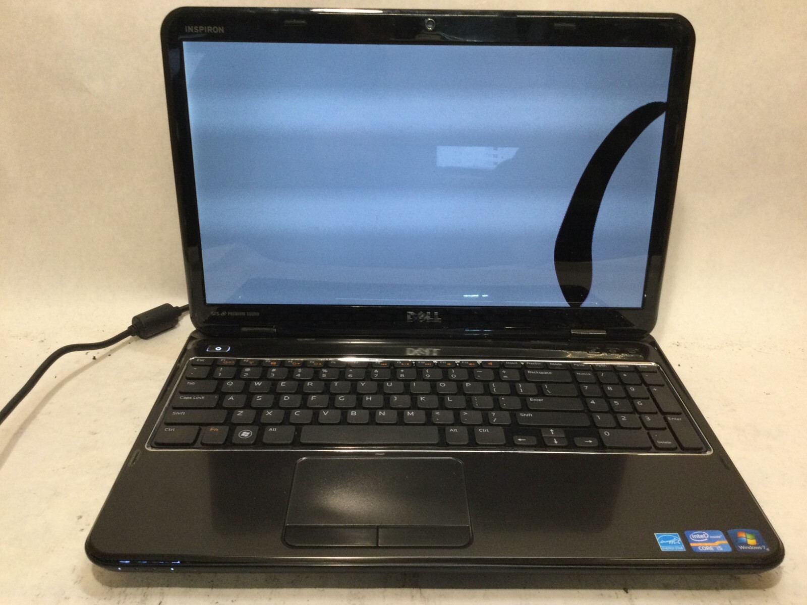 Dell Inspiron N5110 15.6” / Intel Core i5 / (CRACKED/MISSING PARTS!) -MR