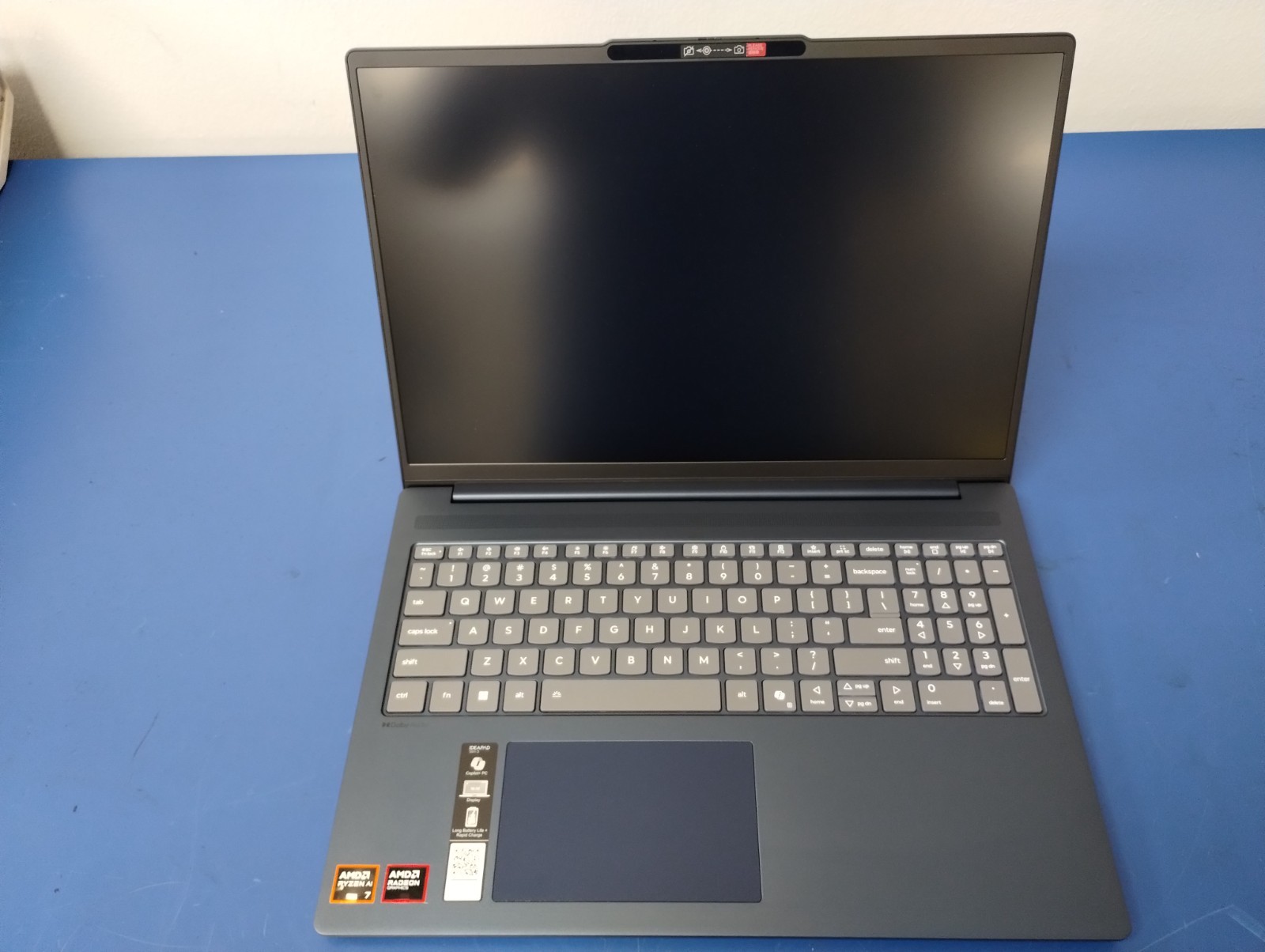 LENOVO IdeaPad Slim 5 16AKP10, AMD Ryzen AI 7 350, 2.00 GHz 16 GB RAM, 1 TB NVMe