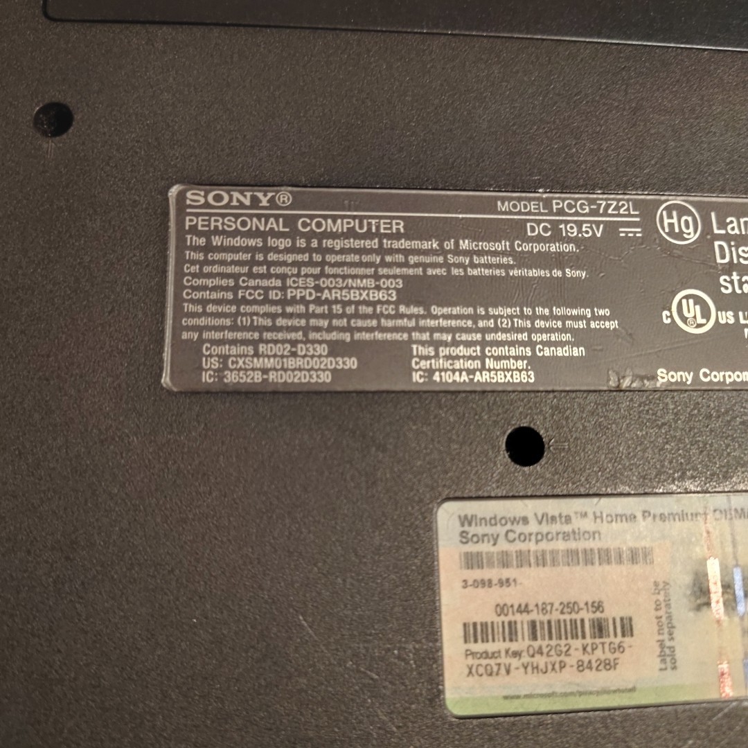 Sony VAIO Model PCG-7Z2L Silver 15.4″ Notebook Laptop – Powers On **READ DESC*