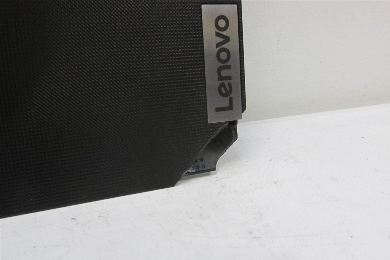 Lenovo V15 G2 IJL Celeron N4500 1.1GHz 8GB RAM 128GB NVME 15.6″ Win 11 Home DMG
