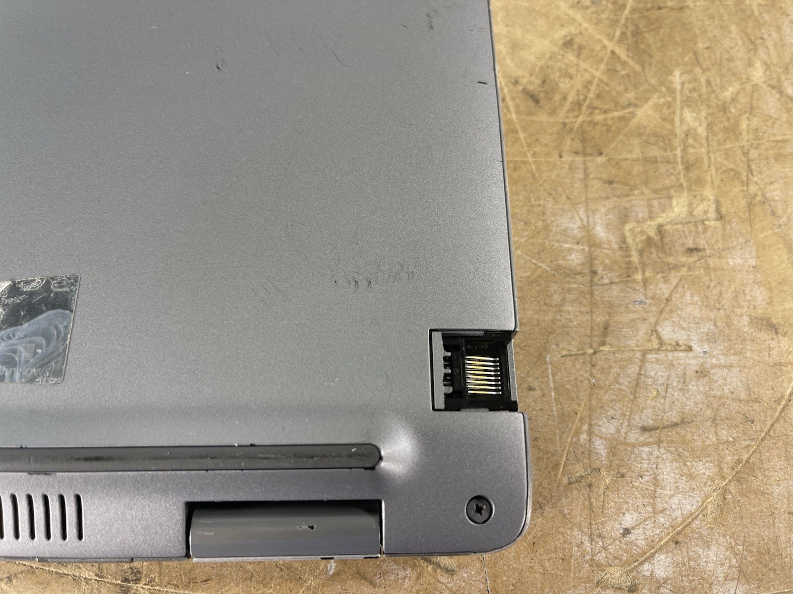 DELL LATITUDE 5520 i5-1145G7 @ 2.60GHz, 8GB RAM, NO HDD/OS – (FOR PARTS)