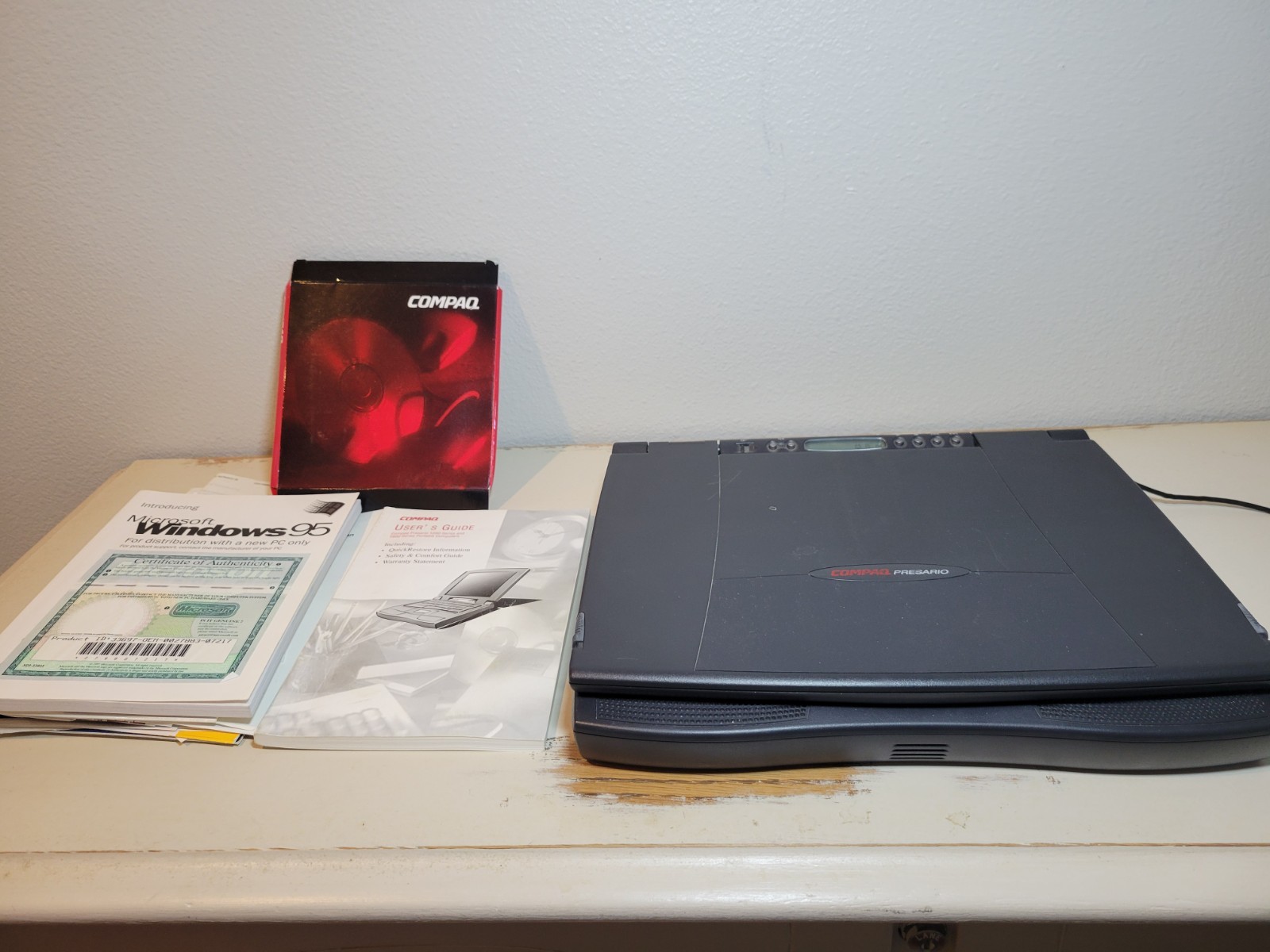 Vintage Compaq Presario 1622 Pentium W Restore CD Manual Microsoft 95 Excellent