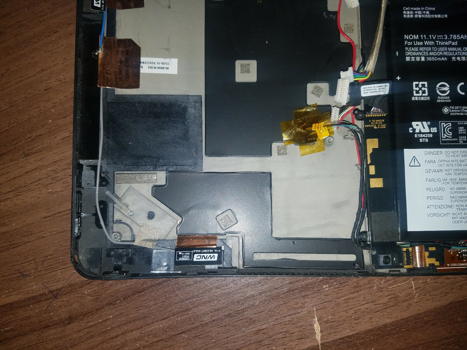 Lenovo ThinkPad Helix Gen 1 -11.6″ Ultrabook Back cover with all Accessories