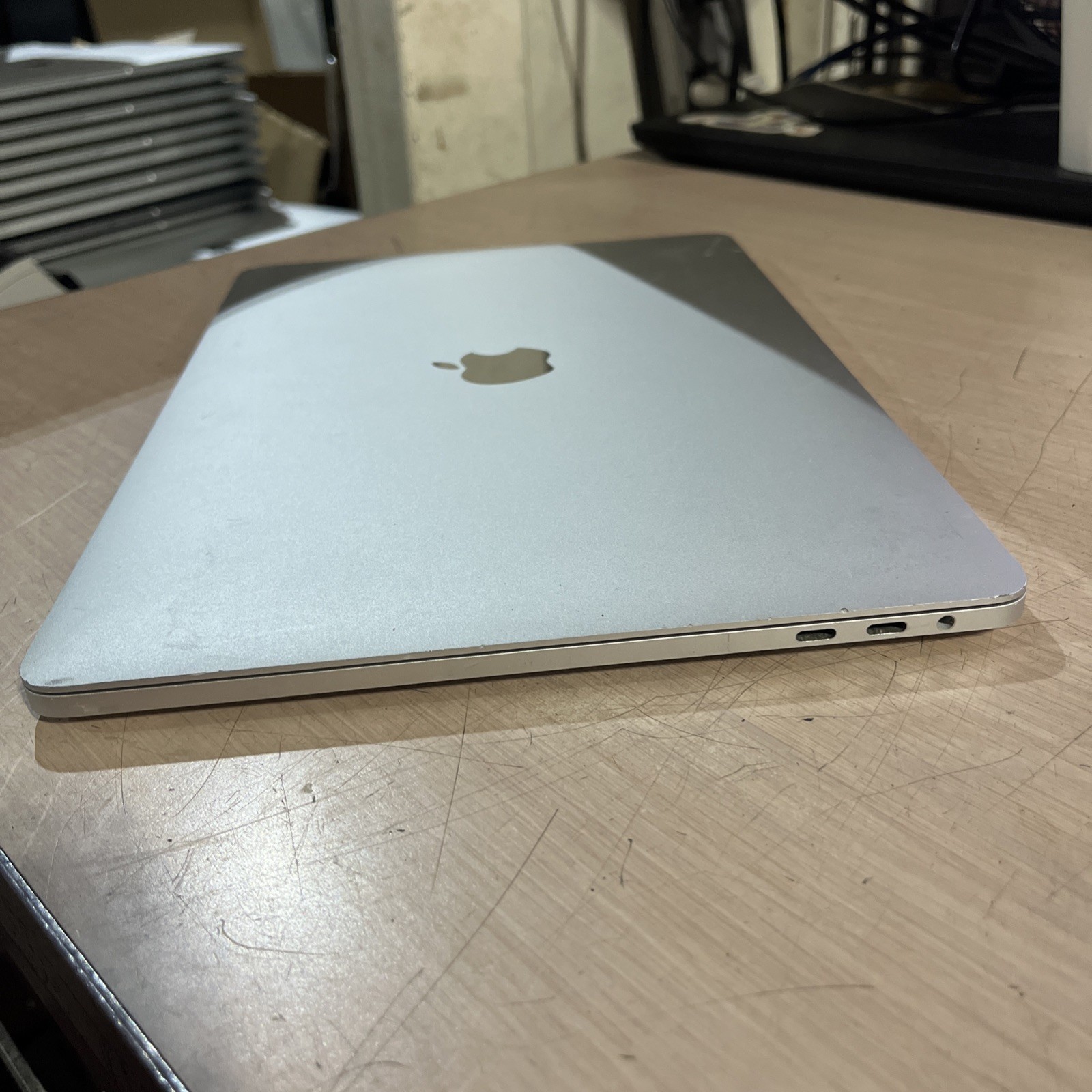 APPLE MACBOOK PRO 13″ TOUCH/MID-2017 CORE I5-7267U 3.1GHZ 8GB RAM 256SSD