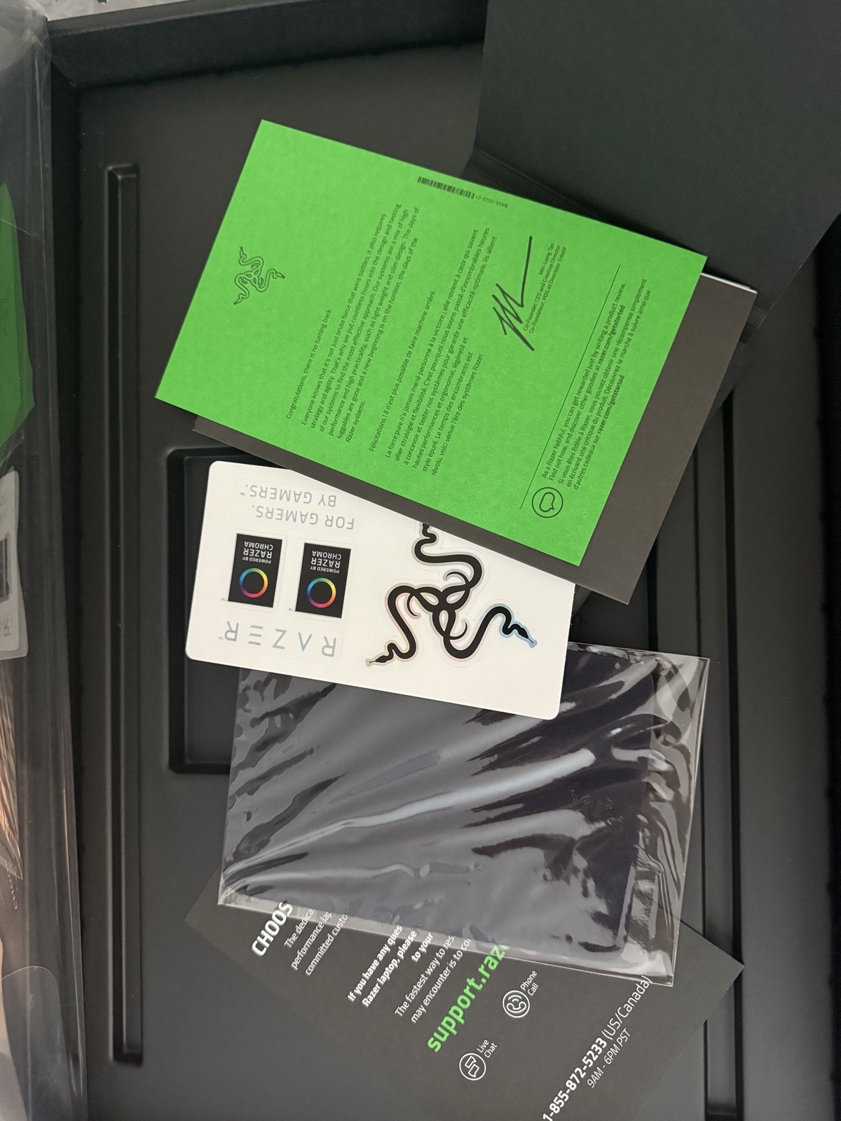 Razer Blade 17.3″ QHD 165Hz, i7-10875H 16GB 512gb, 3070 , RZ09-0368 – Black