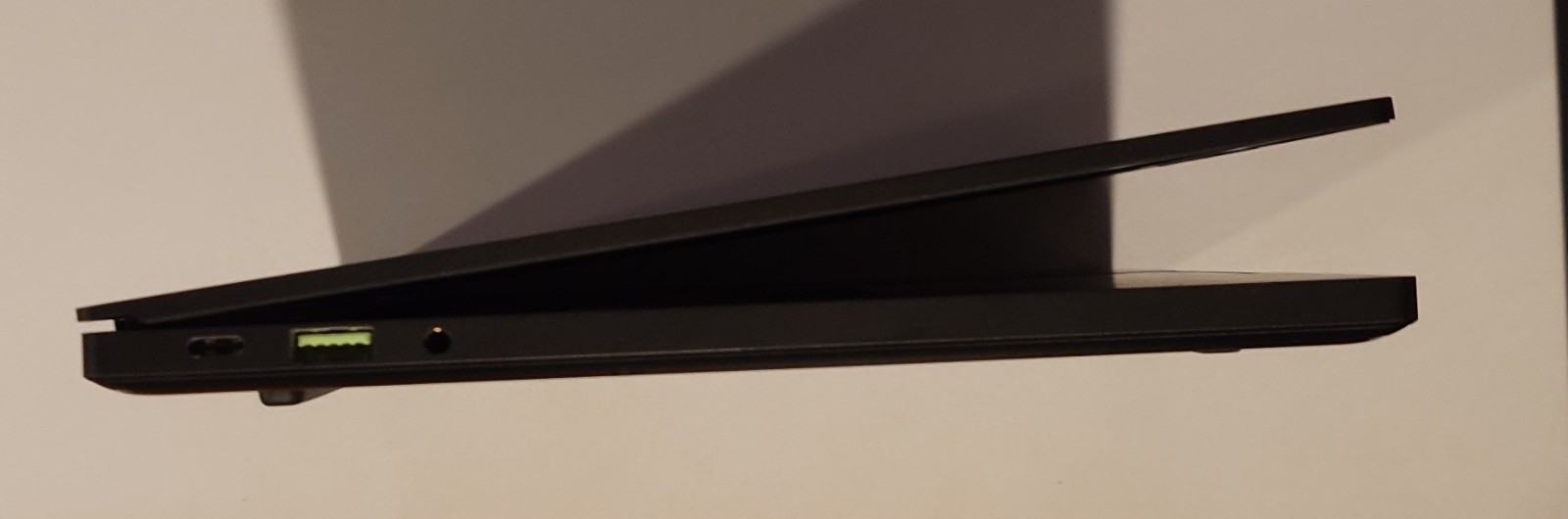 Razer Blade Stealth 13″ 2019 I7 1065G7 GTX1650 16GB 512GB | RZ09- 03101 |