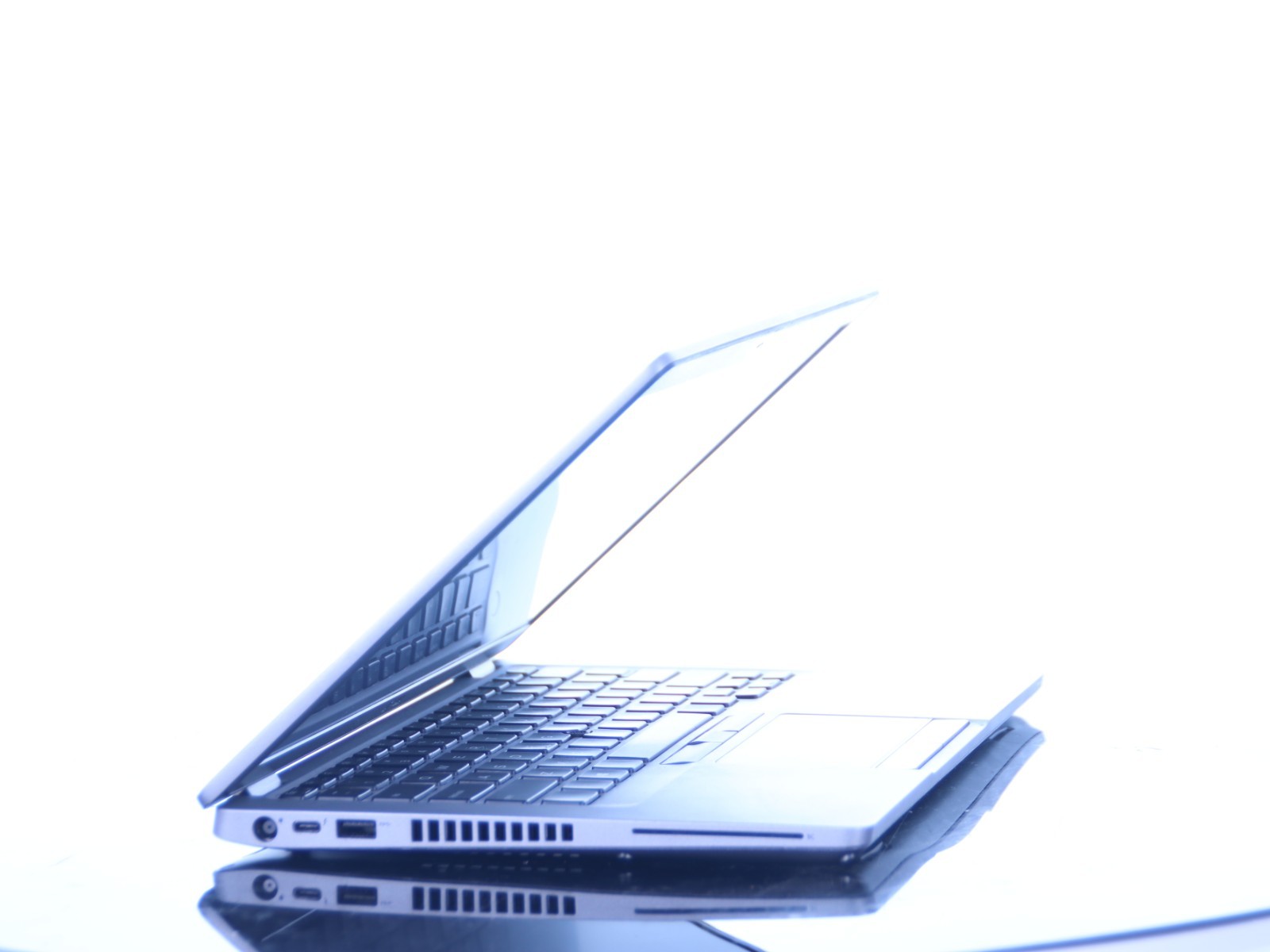 Dell Latitude 5410 14″ Core i7-10610U 16GB RAM 256GB SSD W11P w/ 65W AC Adapter
